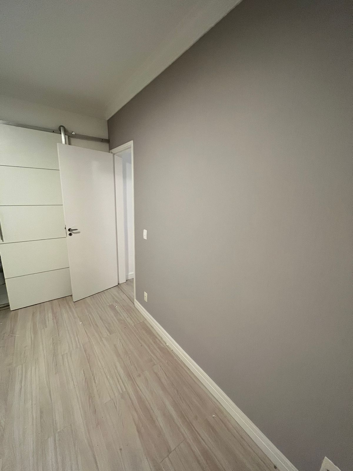 Papel de Parede Linho Riscas Cinza Claro - Imagem 10